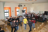 die Kirmesburschen beim T&auml;nzchen 2011